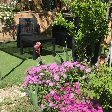 Avec Piscine Mes En Provence A De Venise Holiday home