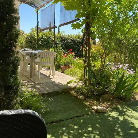 Avec Piscine Mes En Provence A De Venise Holiday home Beaumes-de-Venise